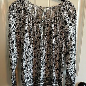 Ladies Lucky Brand top, like new.